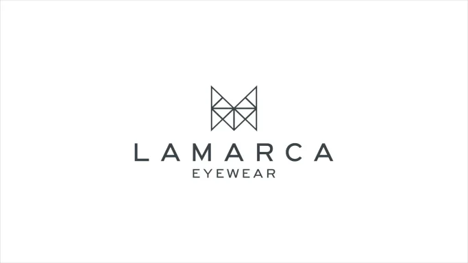 Logo von Lamarca Eyewear mit stilisiertem Symbol und Schriftzug.